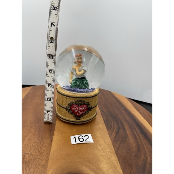 I Love Lucy Musical Globe Grape Stomping with I Love Lucy Tune - Picture 7 of 8